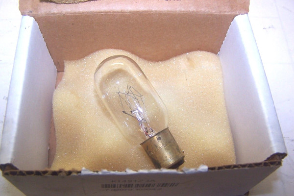 NEW FEDERAL SIGNAL K149123A INCANDESCENT LAMP 120 VAC