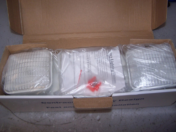 NEW SUNLITE 04304-SU EMERGENCY FIXTURE 9 WATT 2 HEAD LIGHT WHITE PLASTIC