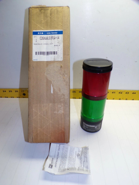 NEW EATON CUTLER HAMMER LED STACK LIGHT GREEN/RED 120 VAC E26XWWLG1R1W-V4