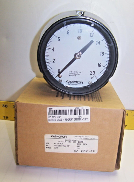 NEW ASHCROFT 0-20 MPa PRESSURE GAUGE 4-1/2" DIA FACE 45-1279-RS-02B-20MP