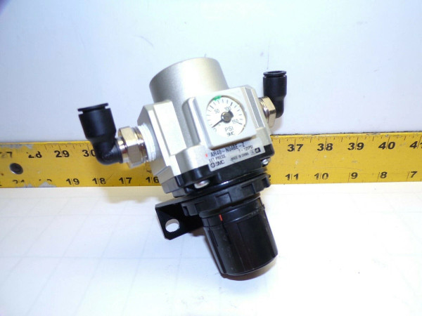 SMC PNEUMATIC PRESSURE REGULATOR RANGE 0-150 PSI 3/8" TUBE AR40-N04BE-Z