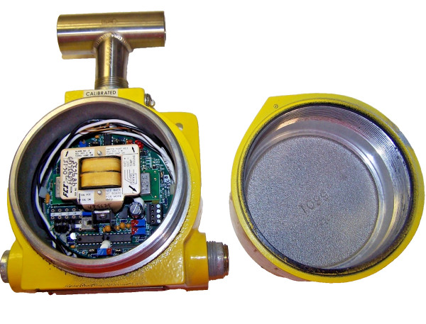 FCI Fluid Components Flow Switch 220 VAC 2350 PSIG MAX FLT93L-1B1D1AD2AA3000