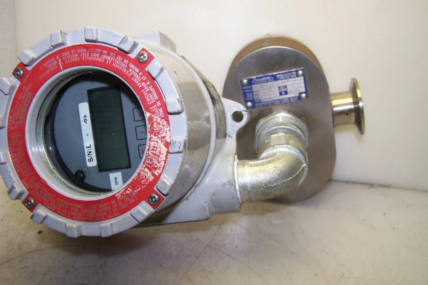 FLOWDATA DC051-6C99-2410-753 1" FLOW METER & FLOW TECH BR30-3-A SER BR3000 METER