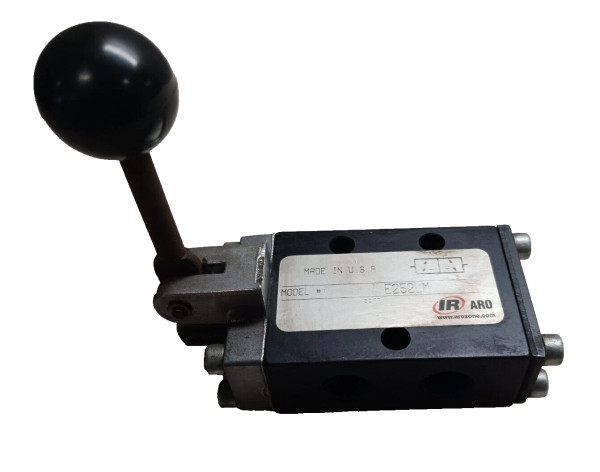 NEW INGERSOLL RAND ARO E252LM MANUAL AIR CONTROL VALVE 3-WAY 1/4" NPT