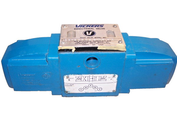 NEW VICKERS HYDRAULIC DIRECTIONAL CONTROL VAVLVE 120 VAC DG4S4016CWB50