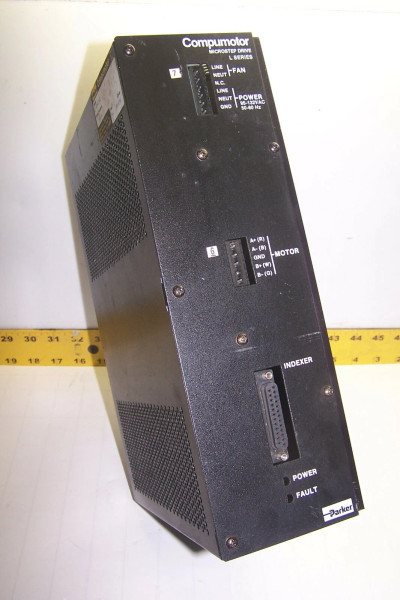 PARKER COMPUMOTOR MICROSTEP DRIVE L SERIES 95-132 VAC L-DRIVE