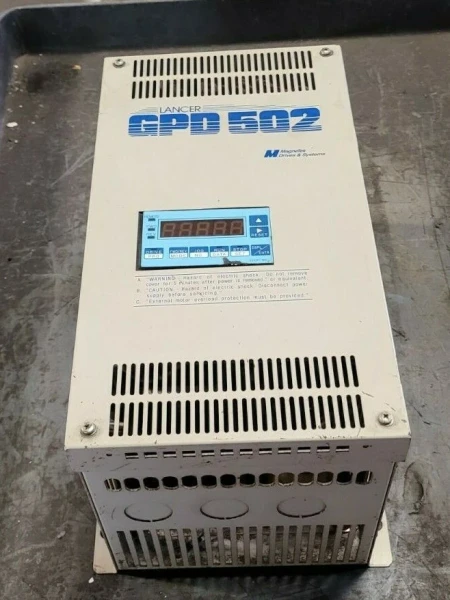 NEW MAGNETEK GPD502 VARIABLE FREQUENCY DRIVE 3 HP 380-460 VAC 3 PHASE IL714