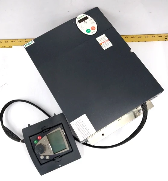 New Schneider 20 HP AC VFD Drive W/ Remote Keypad 240 VAC 3 Phase ATV212HD15M3X