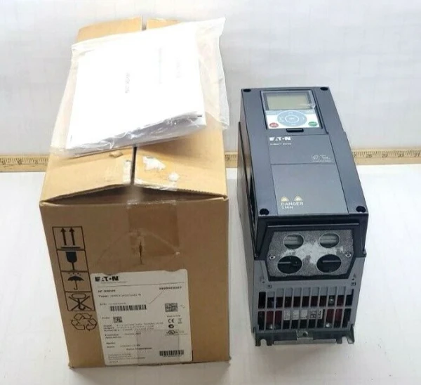 NEW EATON 4 HP H-MAX VARIABLE FREQUENCY DRIVE 208-240 VAC 3 PHASE HMX32AG01221-N