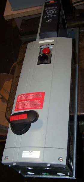 DANFOSS 3 HP AC VLT HVAC VFD DRIVE 480 VAC FC-102P2K2T4E20H2XGXXXXSXXXXAJBXC