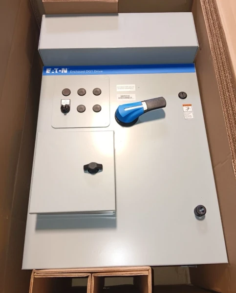 NEW EATON EGS0101B3800A00000 3 HP ENCLOSED DG1 VFD 3R 3Ø 10.6 AMP 208VAC 0-400HZ