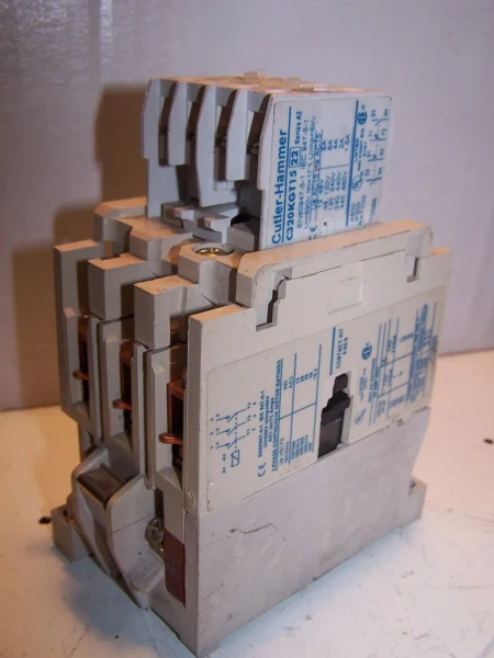 CUTLER HAMMER C320KGT15 CONTACTOR
