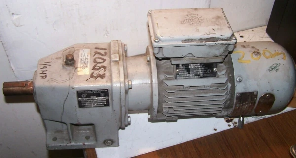 NORD SK12-71L/4-2BREHL GEAR MOTOR 16.79:1 RATIO 460V 3PH 1656-3324 RPM .25-.5 HP