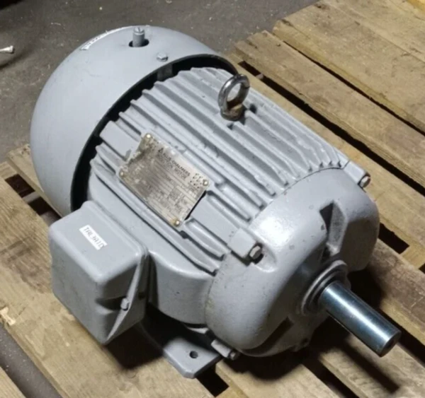 NEW ALLIS CHALMERS MODEL 618 5 HP AC RGZ MOTOR 230/460 VAC 3Ø 215T FRAME