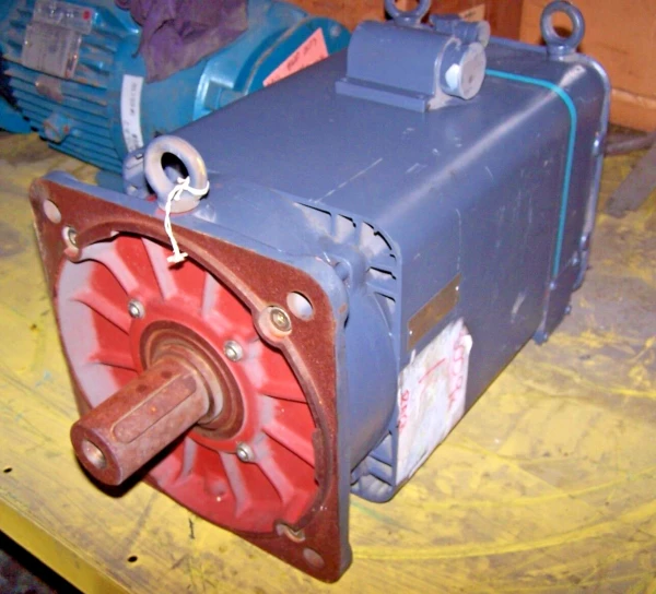 New Siemens Brushless Servo Motor 1FT6132-6AB71-1BA0-Z