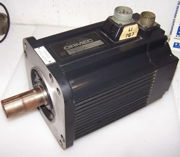 ORMEC SERVO MOTOR MODEL MAC-B110E/K1A SERVOMOTOR 1-3/8" D X 2-3/4" LONG SHAFT