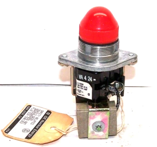 New GE Heavy Duty Oiltight Indicator Light 250 VDC Red Lens 2940UD212B3