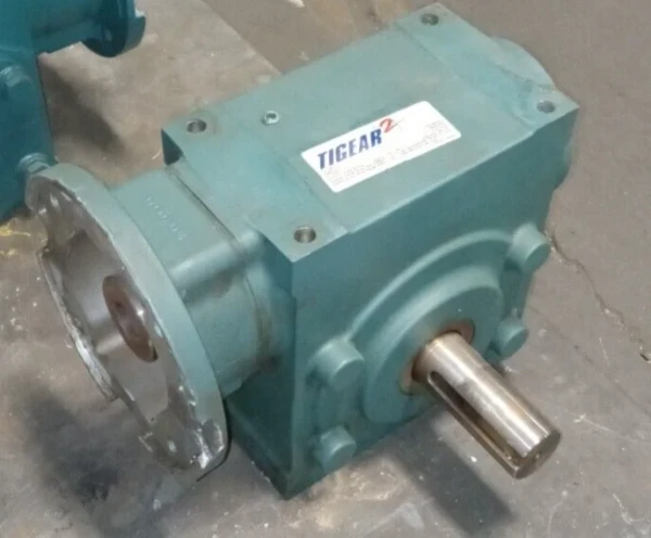 BALDOR 40Q25R18 TIGEAR2 25:1 GEARBOX 6.35 HP IN 4722 IN LB OUT 1750 RPM