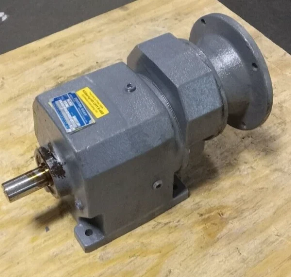 NEW BOSTON GEAR F843B-200K-B5-M1 .21 P GEARBOX 200.98:1 RATIO 1423 IN LBS