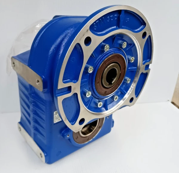 New S.T.M. 11.6:1 Ratio 3 Stage Vertical Shaft Mount Worm Gear box Speed Reducer
