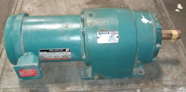 RELIANCE 1 HP GEAR MOTOR 208-230/460V 86.5:1 RATIO 1725 RPM IN 30 RPM OUT