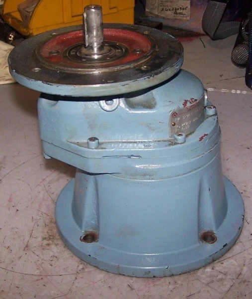 REHFUSS 4.5:1 RATIO GEAR REDUCER 1-1/4" BORE x 5/8" DIA SR120F-IEC90A