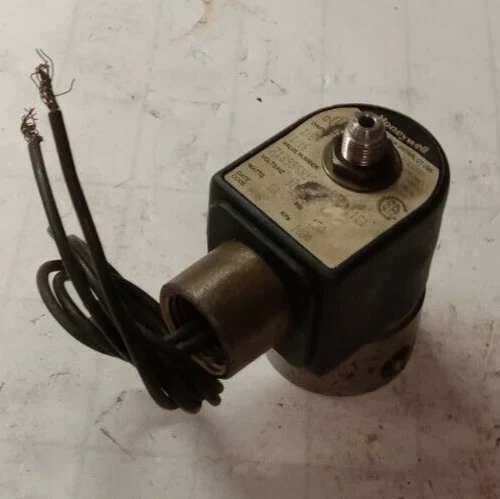 HONEYWELL SKINNER SOLENOID VALVE 3-WAY N.O. 150 PSI 1/8" NPT 12 VDC COIL