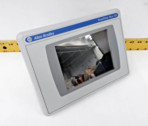Allen-Bradley Panelview Plus 700 Touchscreen 6-1/2" Screen 2711P-T7C4D8