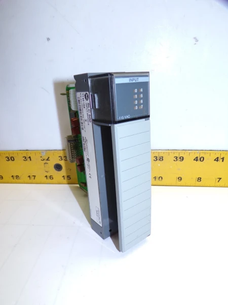 ALLEN BRADLEY SLC 500 INPUT MODULE 1746-IA8 SERIES A