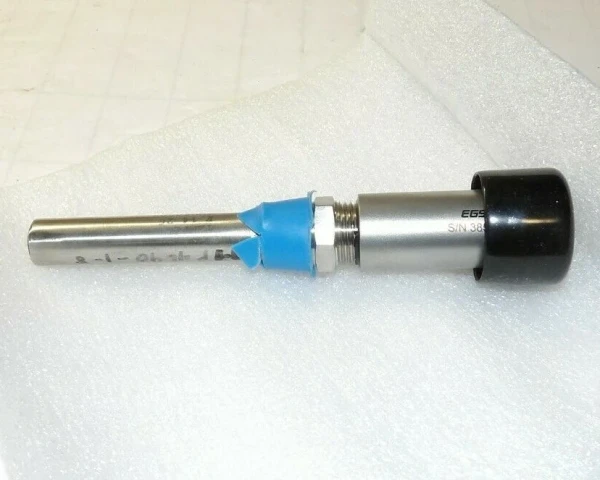 NEW EGS TEMPCO STRUT & TUBE TYPE N.C THERMOSWITCH RANGE -100 TO 600ºF 23002-08