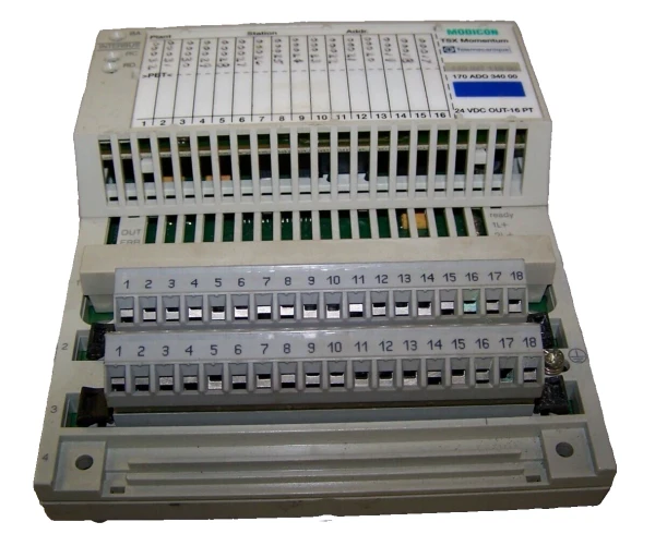 SCHNEIDER TSX MOMENTUM 24 VDC OUT-16 PT ADAPTER & I/O BASE 170 ADO 340 00