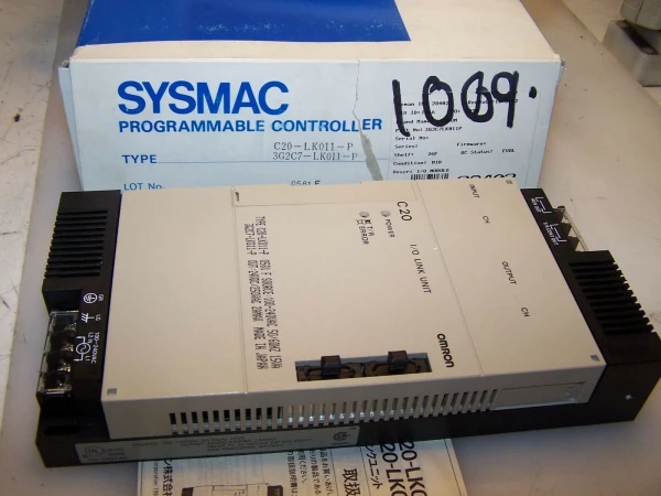 NEW OMRON SYSMAC PROGRAMMABLE CONTROLLER C20-LK011-P 3G2C7-LK011-P