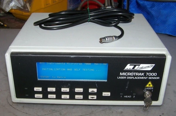 MTI INSTRUMENTS MICROTRAK 7000 LASER DISPLACEMENT SENSOR 100/230 VAC