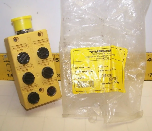 NEW TURCK U0220 MULTI BOX JUNCTION DISTRIBUTION P11 CORDSETS 10-30 VDC