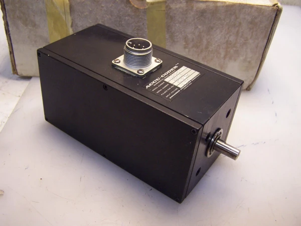 NEW ACCU-CODER 715-2-S N INCREMENTAL SHAFT ENCODER 5 VDC
