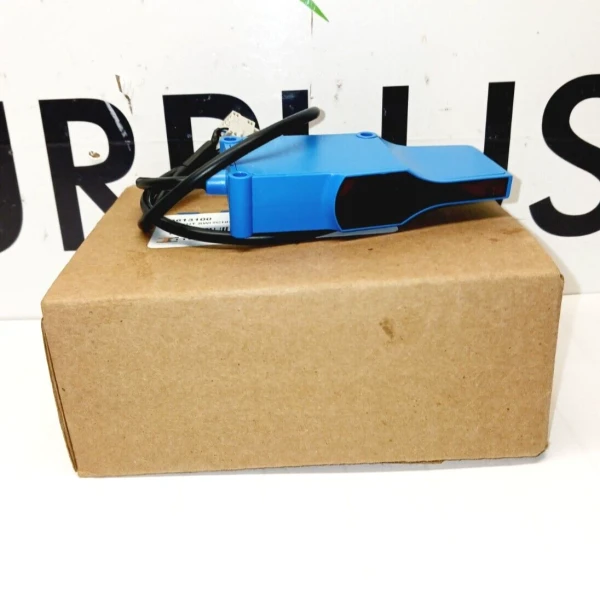 New Sick Photo Electric Sensor 30 VDC RT-P4000S02