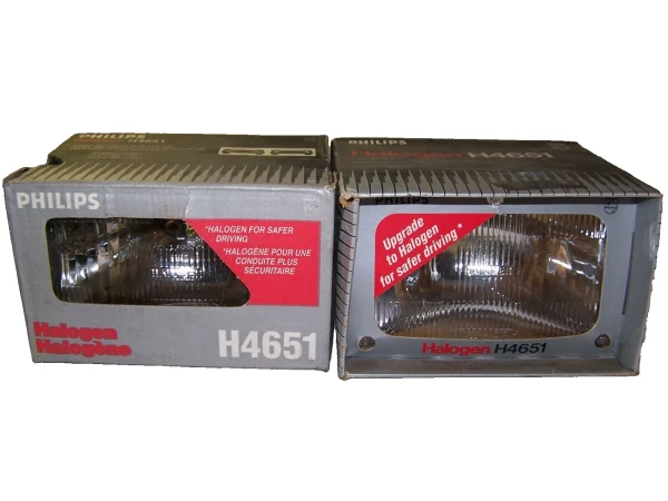 2) NEW PHILIPS H4651 HALOGEN HIGH BEAM FOR 4 HEADLIGHT SYSTEM LOT OF 2