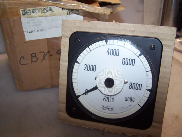 NEW CROMPTON 0 TO 9000 VOLT PANEL MOUNT VOLTMETER 077-05GA-PZUY