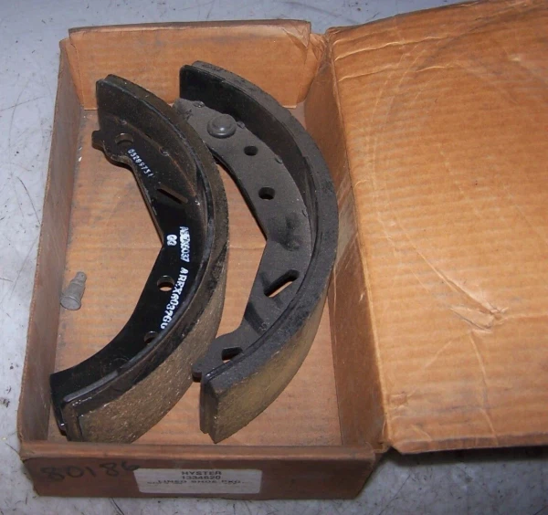2) NEW HYSTER LINED FORKLIFT BRAKE SHOE SET 1334620 SET OF 2