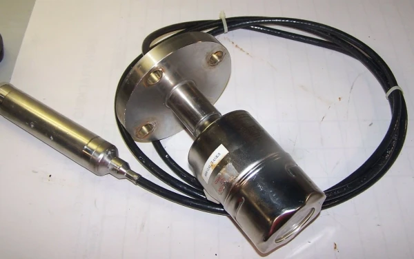 ENDRESS + HAUSER FHB20 LIQUID LEVEL SENSOR DB52A-OP31FC13GE30 WITH PROBE