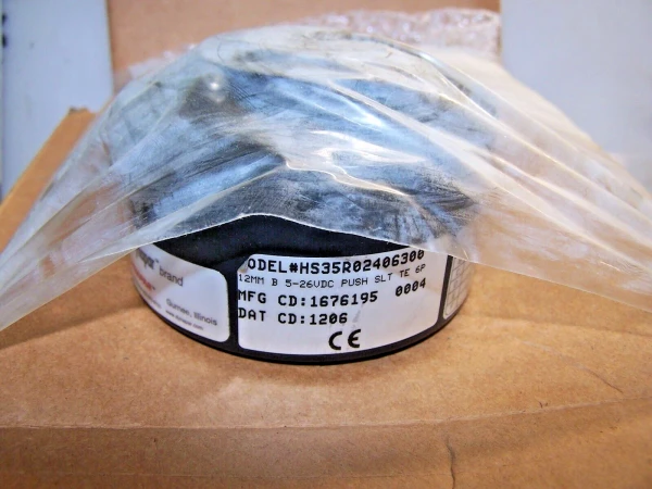 NEW DYNAPAR ENCODER 12mm BORE 5-26 VDC SLOTTED TETHER HS35R02406300