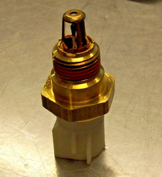 New Ford Contour Air Temperature Sensor F2DF-12A697-AA