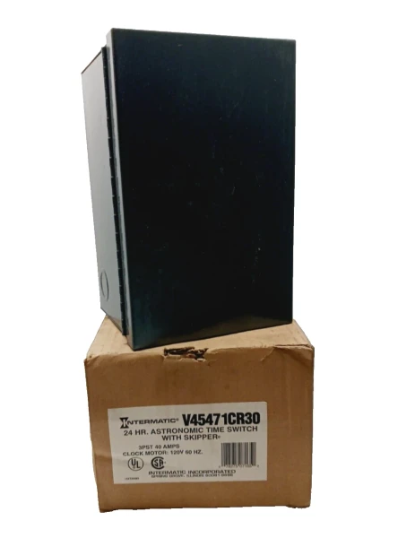 NEW INTERMATIC 24HR TIME SWITCH WITH SKIPPER 3PST 40 AMP V45471CR30