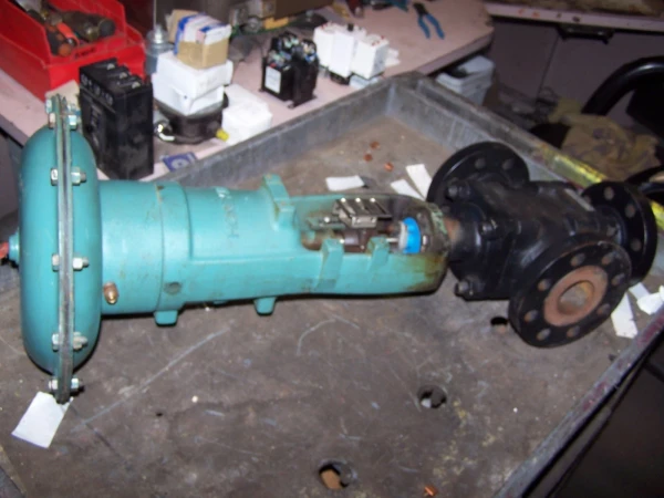 NEW HONEYWELL 2" ACTUATED CAST IRON 3-WAY VALVE MODEL 9101