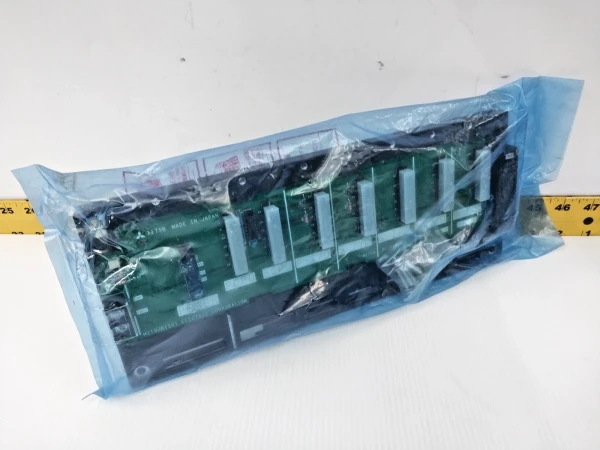New Mitsubishi Base Unit Chassis Module 24 VDC A175B