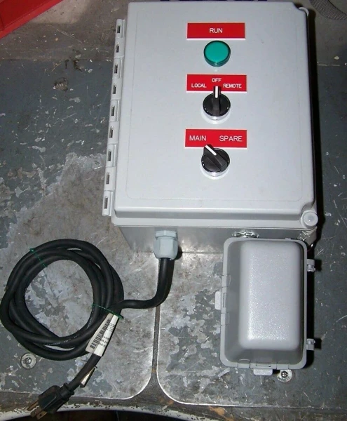 NEW WEATHERPROOF CONTROL BOX 120 VAC 6 AMP BREAKER W/ DUPLEX RECEPTACLE
