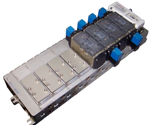 SMC 8 BANK MANIFOLD WITH 4 SOLENOID VALVES 24 VDC COIL VSS8-8-FG-S-3EZ-V1