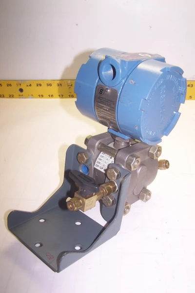 ROSEMOUNT STEWART 45 VDC 2000 PSI PRESSURE TRANSMITTER 1151DP3E22B2