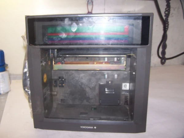 YOKOGAWA 1800 INDUSTRIAL 240 VAC DATA CHART RECORDER 437004