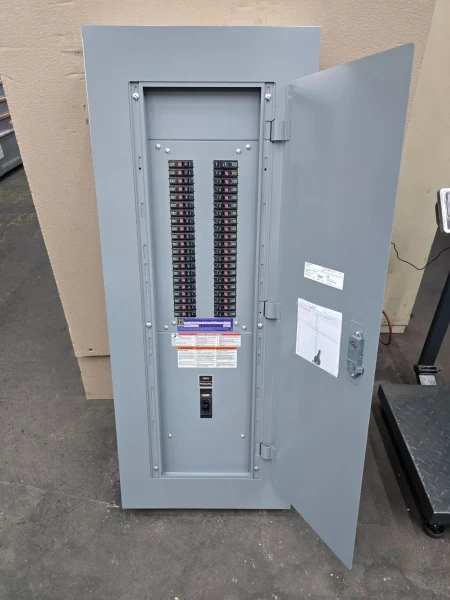 New Square D 100 Amp Main Breaker Panelboard 208Y/120 VAC 3Ø/4W 42 Circuit